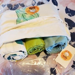 Brand New Tula Blanket Set